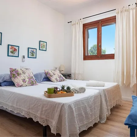 Lucas Villa *